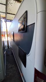 Hobby 560 KMFe -- Mover - Klima - Solar autark - Hobby Kmf