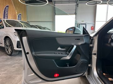 Mercedes-Benz CLA Shooting Brake 180 d *AHK*LED*