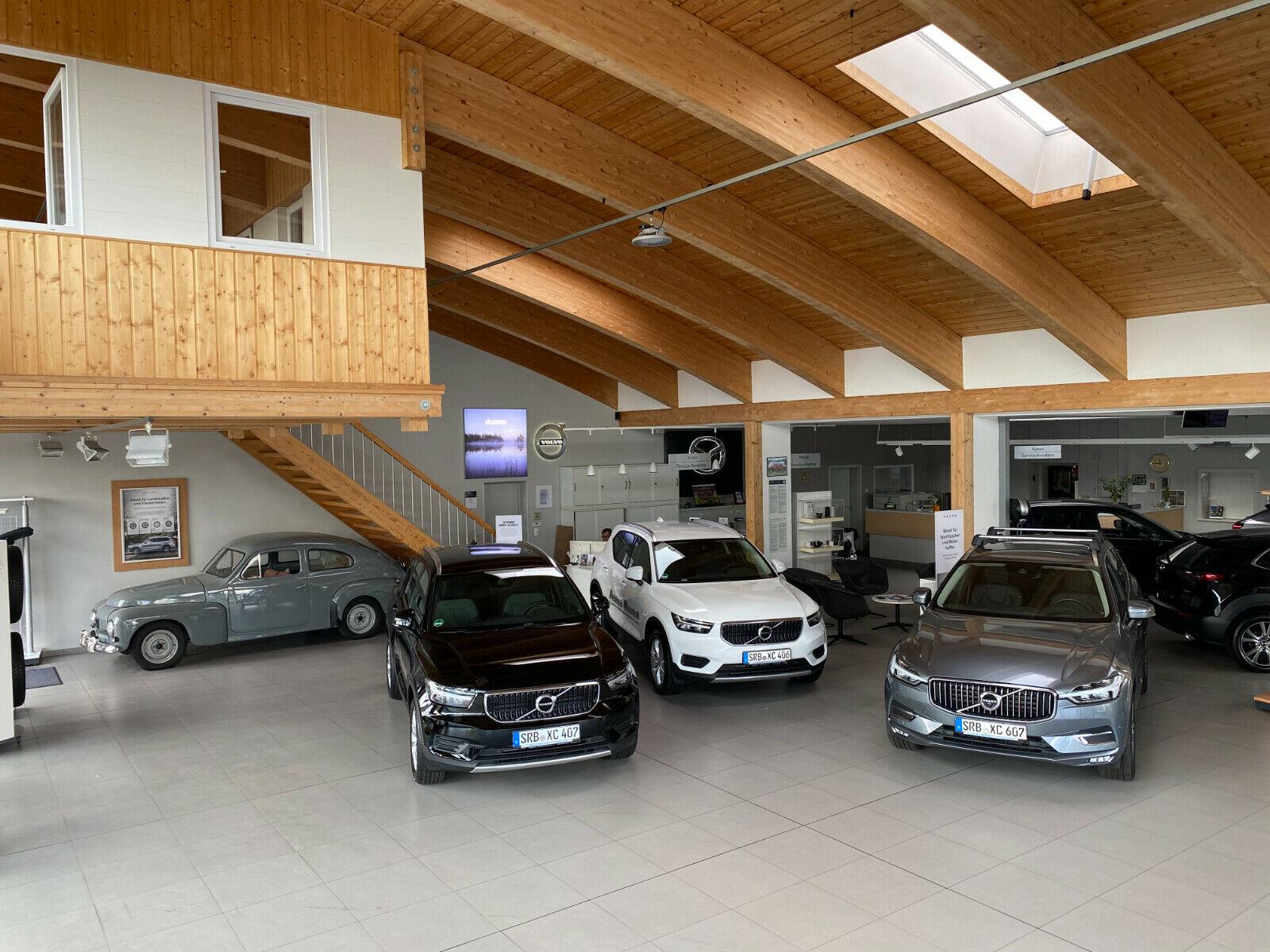 showroom-image-top