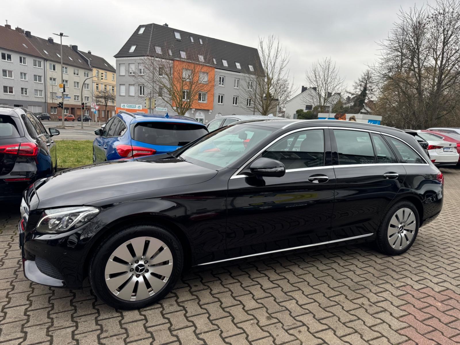 Mercedes-Benz C 350 C T-Modell C 350 T e/Burmester/