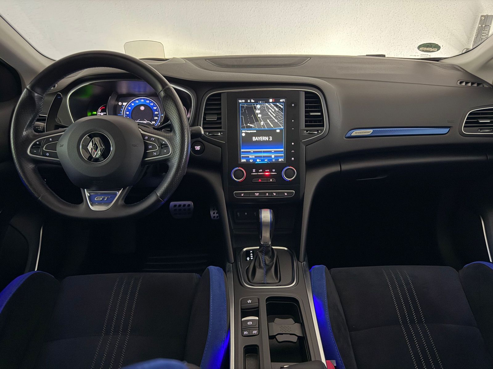 Fahrzeugabbildung Renault Megane IV Grandtour GT 4CONTROL/HuD/AHK/eGSD