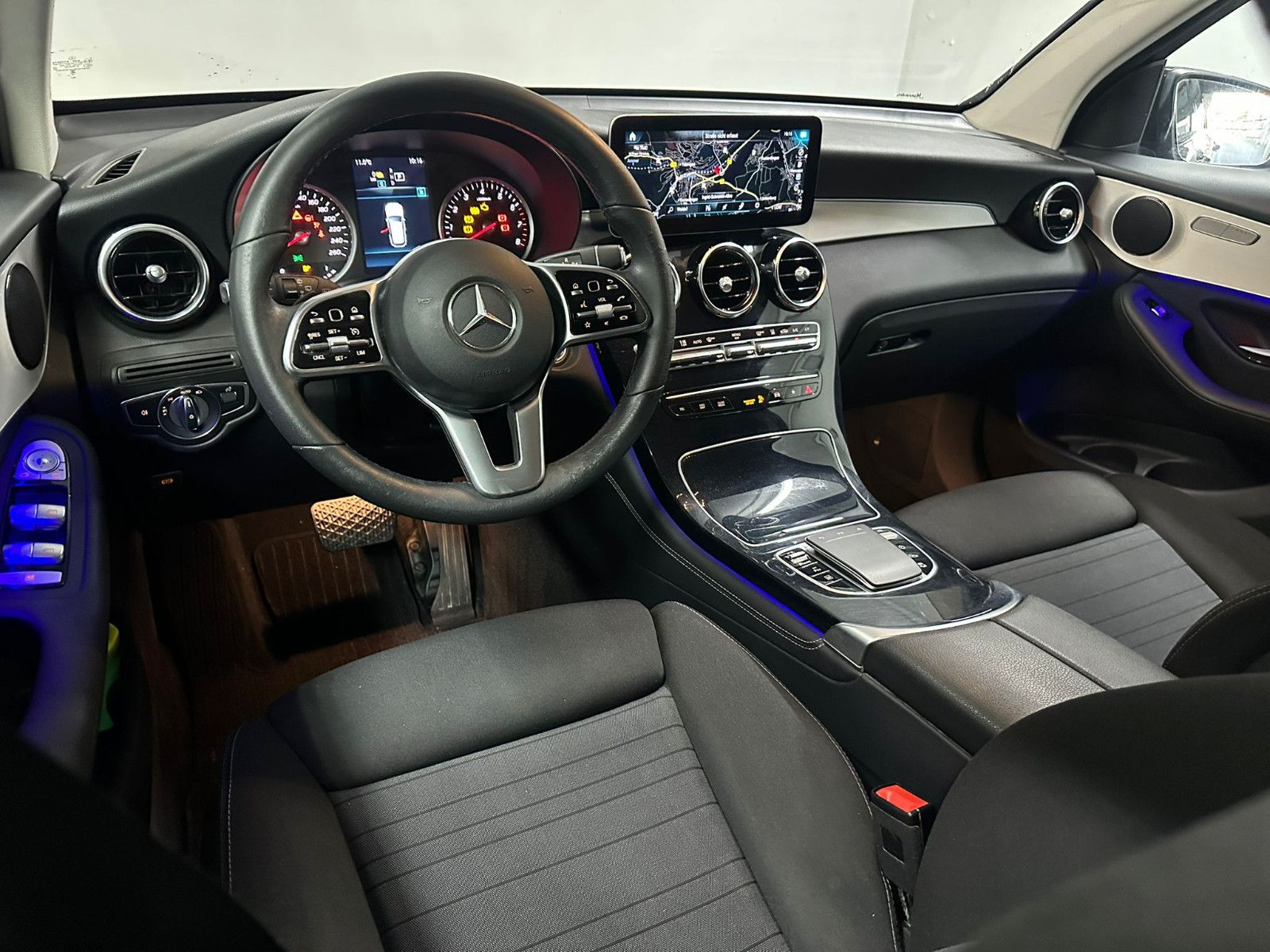 Fahrzeugabbildung Mercedes-Benz GLC 300 e 4MATIC Autom. *NIGHT*LED*AHK*