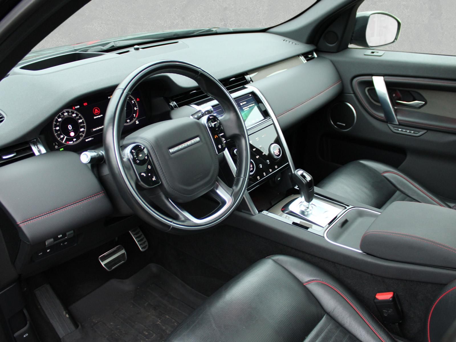 Fahrzeugabbildung Land Rover Land Rover Discovery Sport P300e R-Dynamic SE