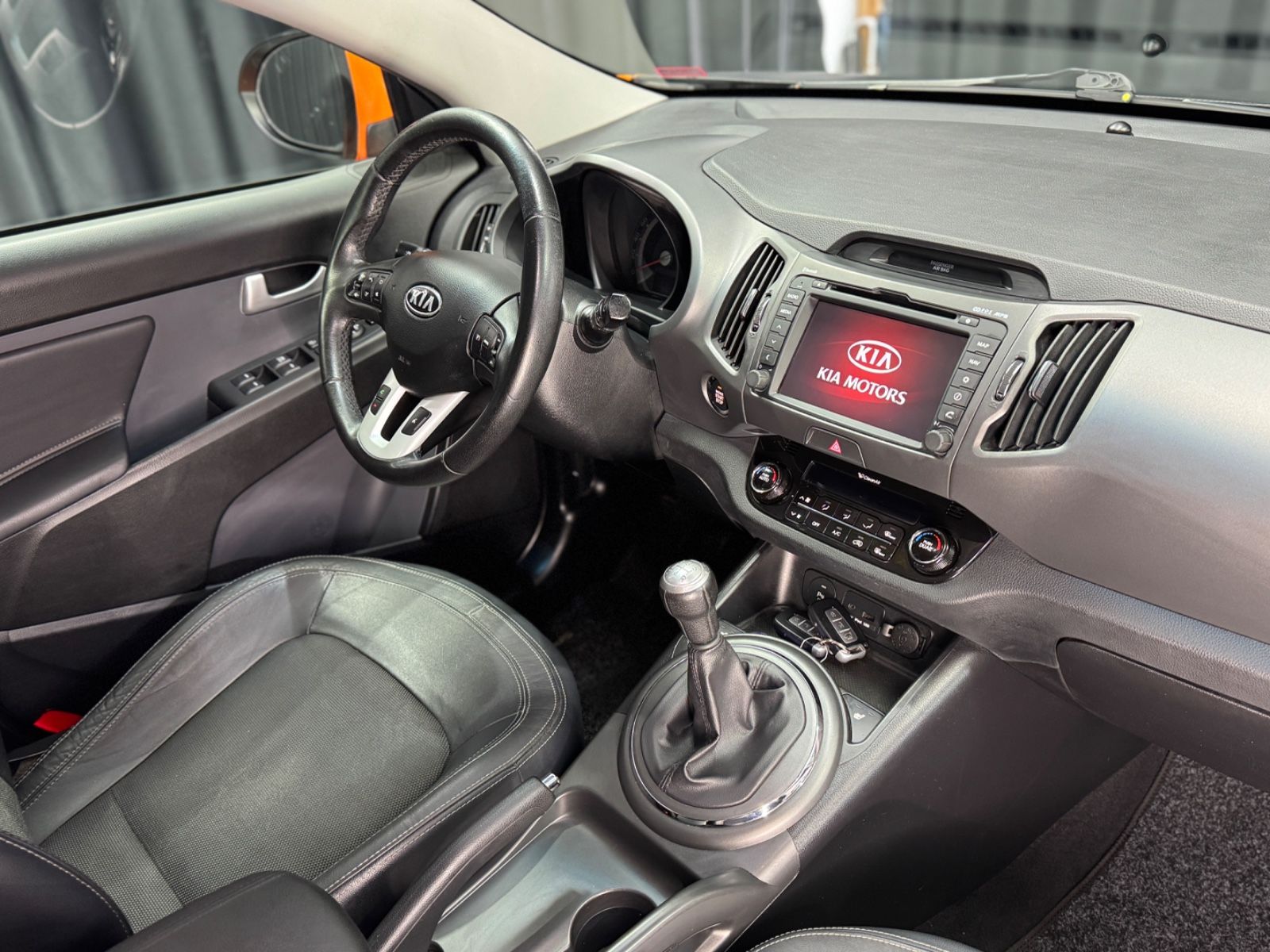 Fahrzeugabbildung Kia Sportage Spirit 4WD|TÜV 11/2027|8-FACH|