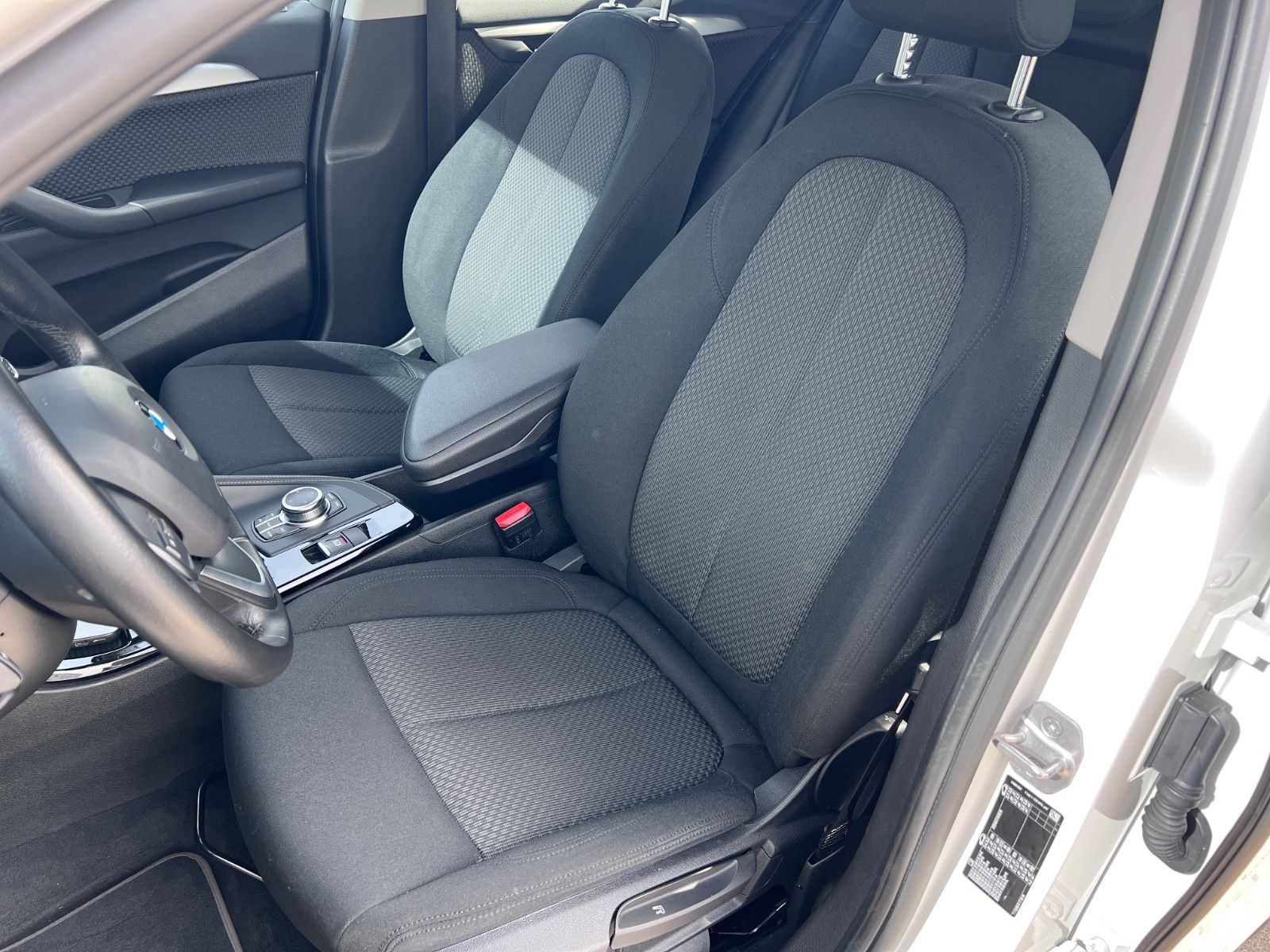 BMW X2 sDrive LED PDC HED-UP foto 16