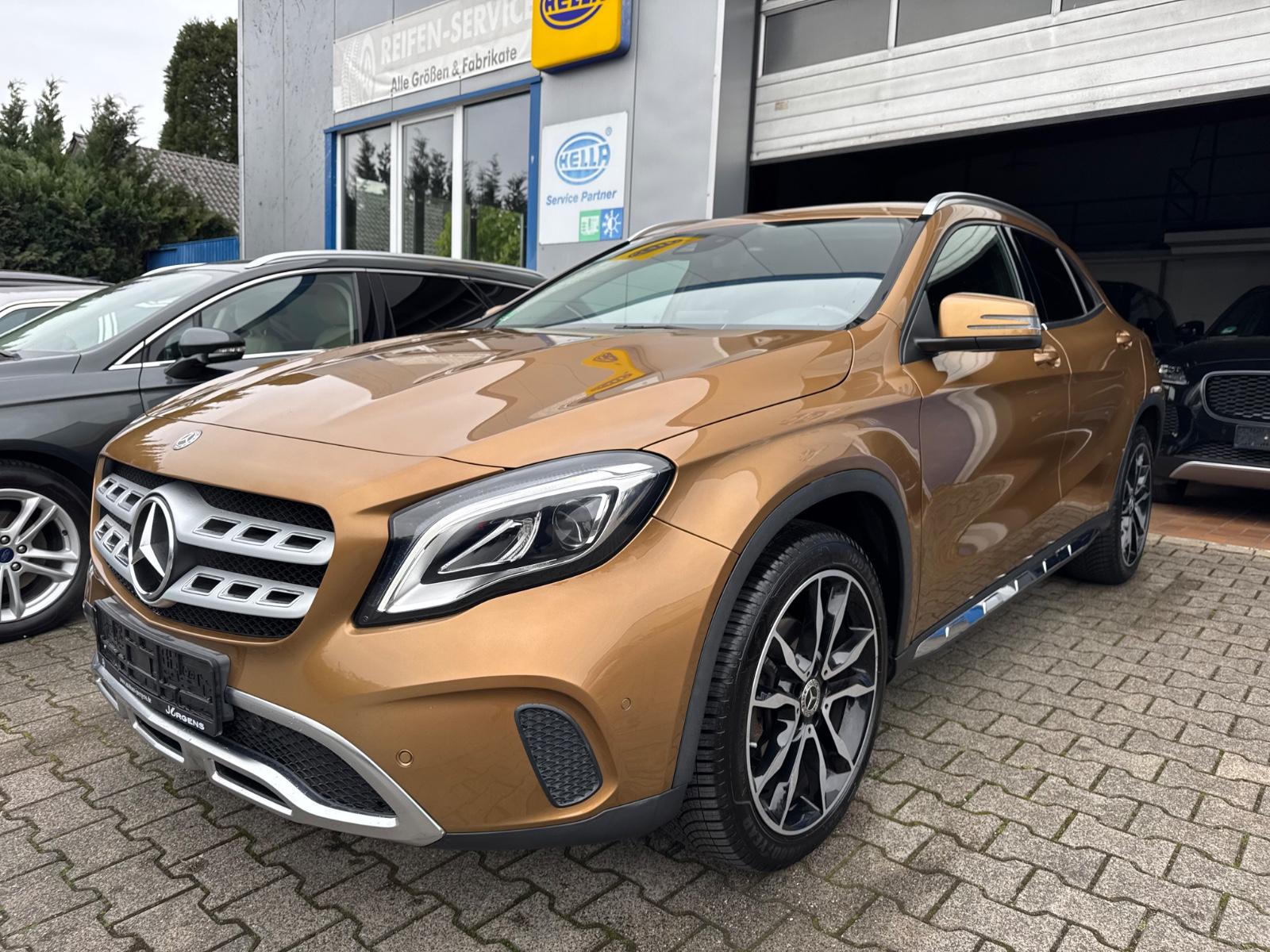 Mercedes-Benz GLA 200*FACE LIFT*LED*NAVI*KAMERA*19ZOLL*