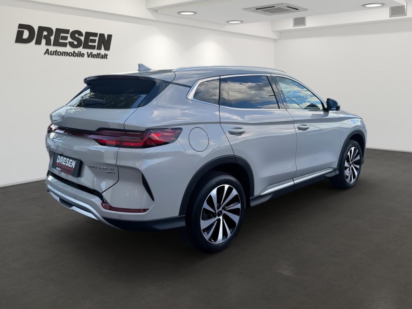 BYD SEAL U