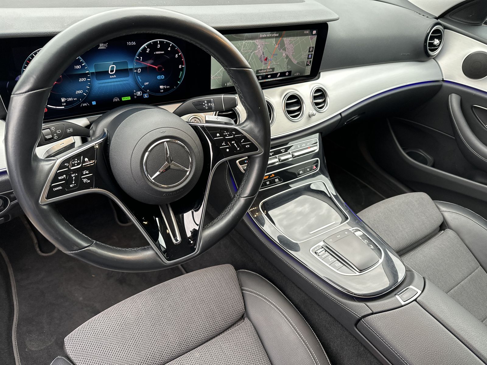 Fahrzeugabbildung Mercedes-Benz E 300de T 4Matic Avantgarde NAV+LED+AHK+WIDESCR
