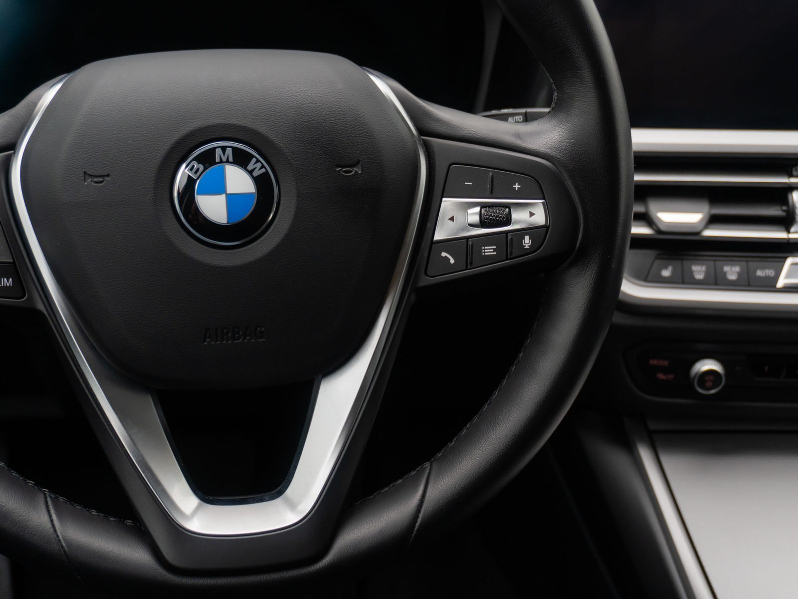 Fahrzeugabbildung BMW 320d xD Alarm DAB DriveAss PDC Geschwindig WiFi