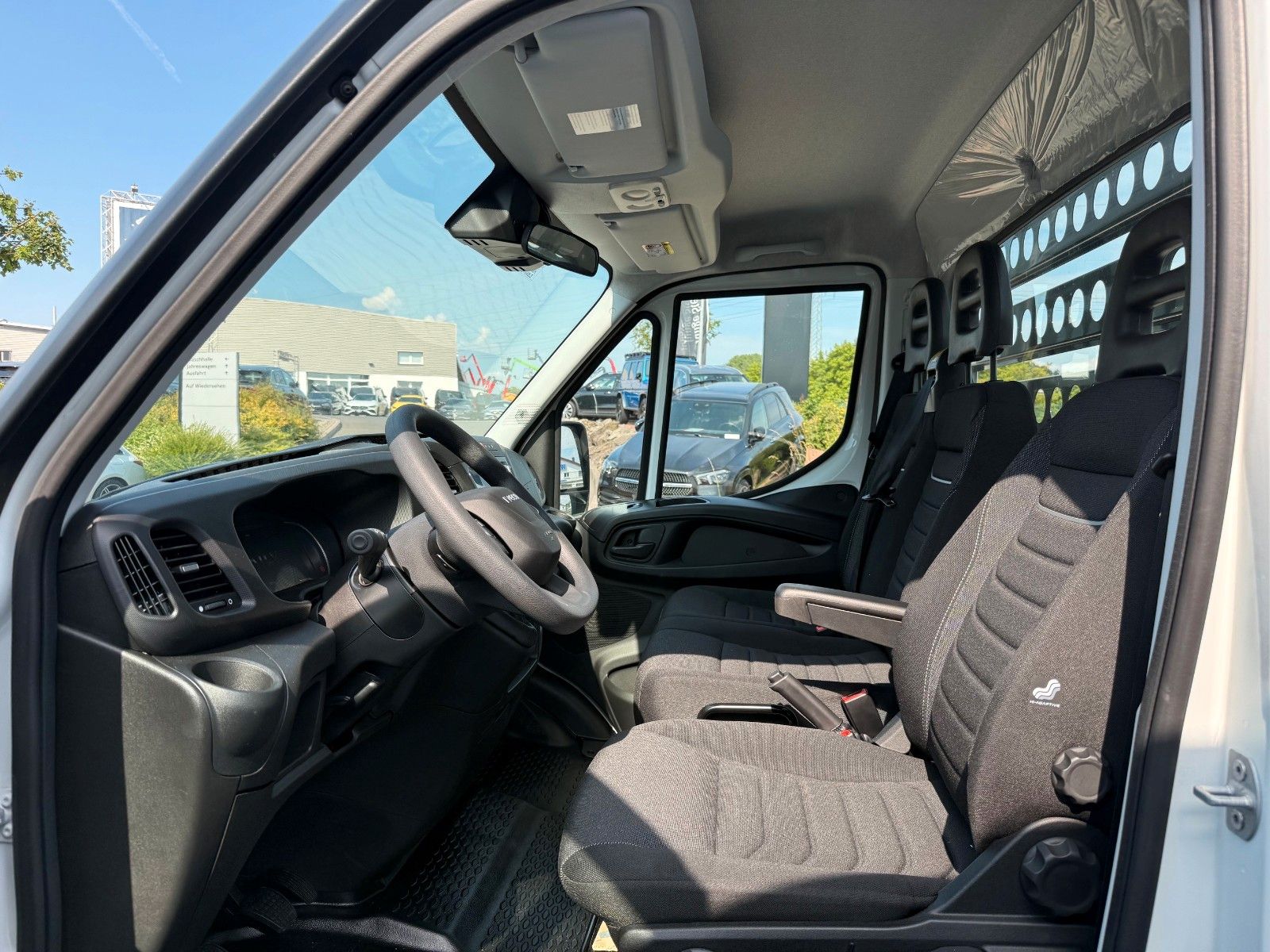 Fahrzeugabbildung Iveco Daily 35S16 3.0L *R3.450mm*AHK*Kamera*Klima*