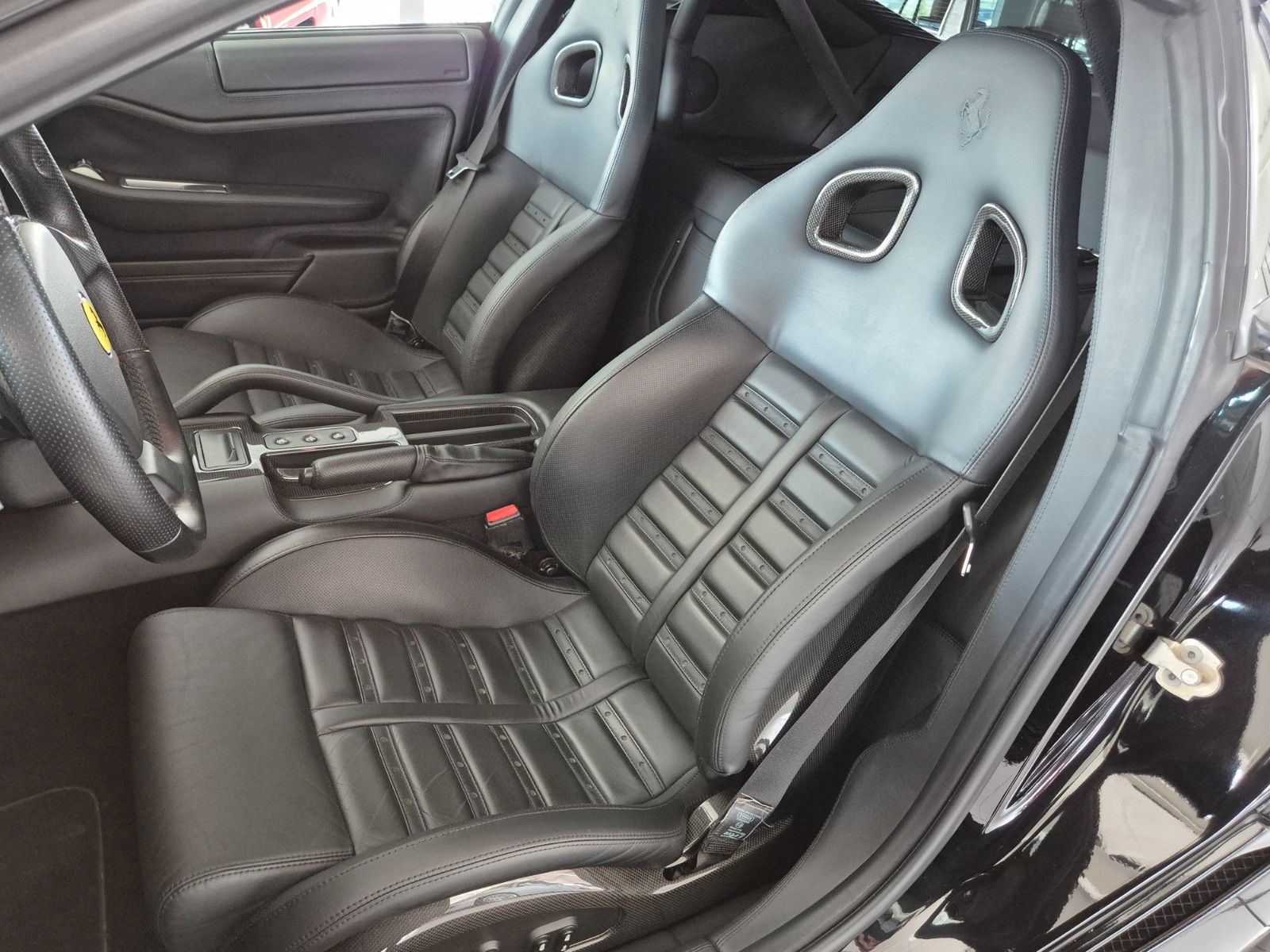 Fahrzeugabbildung Ferrari 599 GTB/Carbon Pack 2/GTO Räder/Ferrari SH/1A