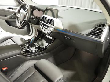 صورة 8 لـ 2021 BMW IX3