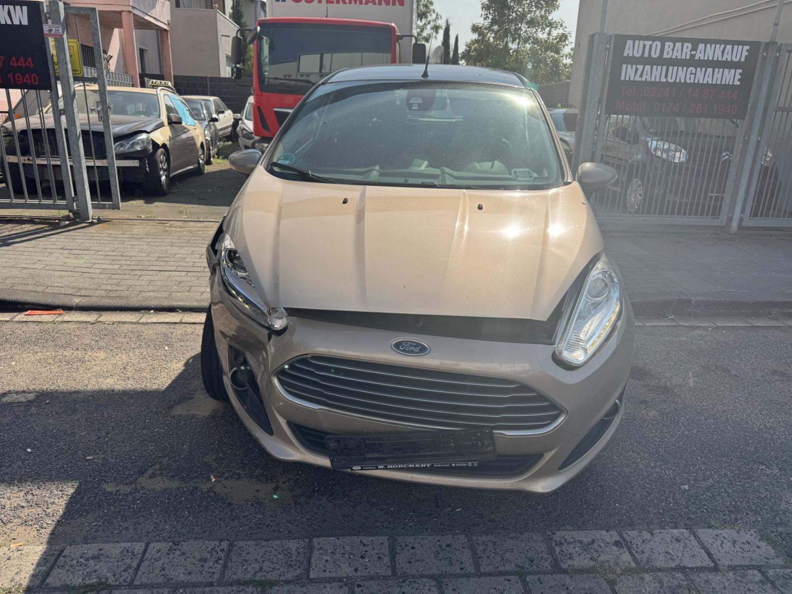 Ford Fiesta Titanium/ 2.HAND/ UNFALL
