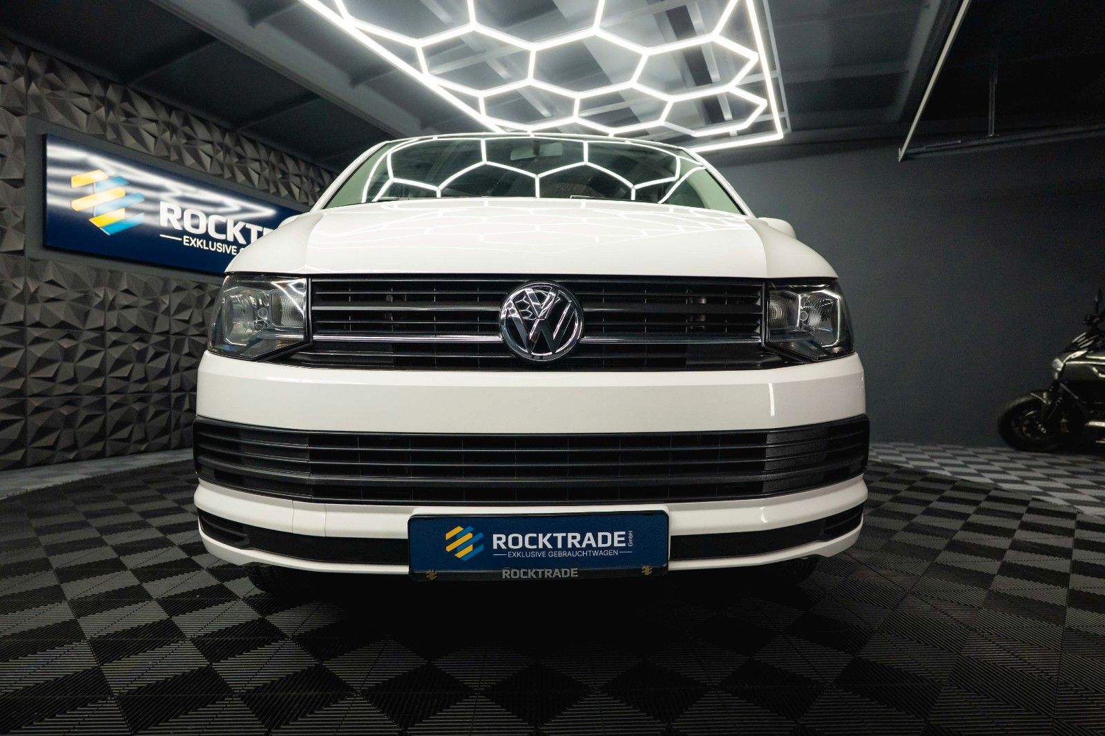 Fahrzeugabbildung Volkswagen T6 Transporter Kombi 8 Sitze *Klima*TÜV Neu*