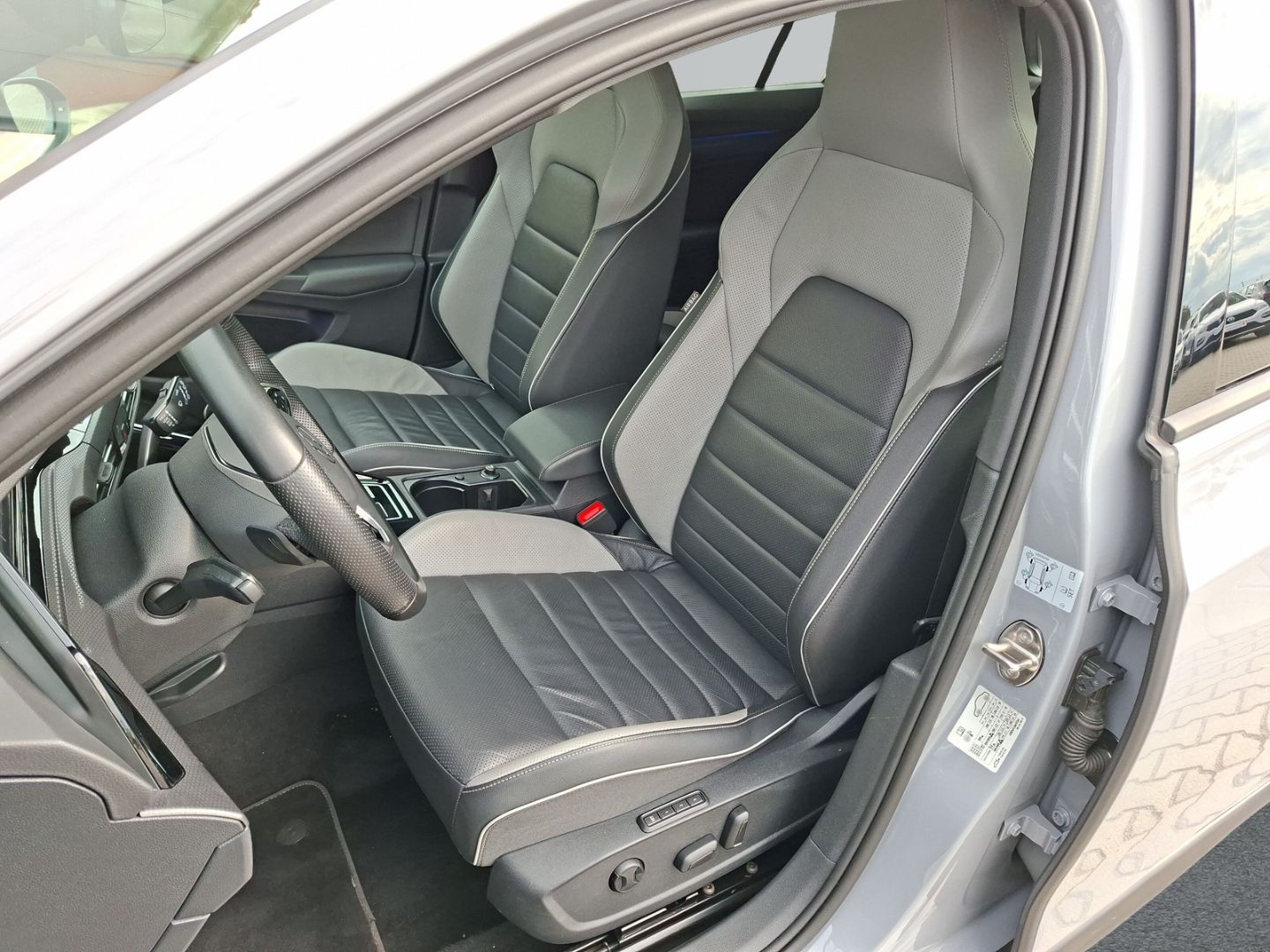 Golf VIII 2.0 TDI DSG GTD *AHK*HUD*HARMANN*PANO*