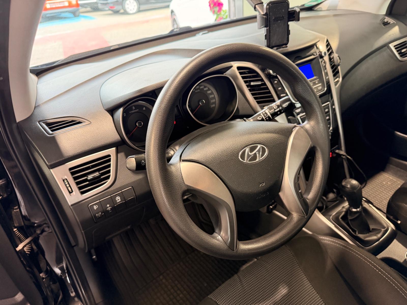 Hyundai i30 2013 — photo 15