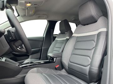 Citroën C4 Shine PT 130 EAT8 Navi+SHZ+RFK+LED+Carplay+LM