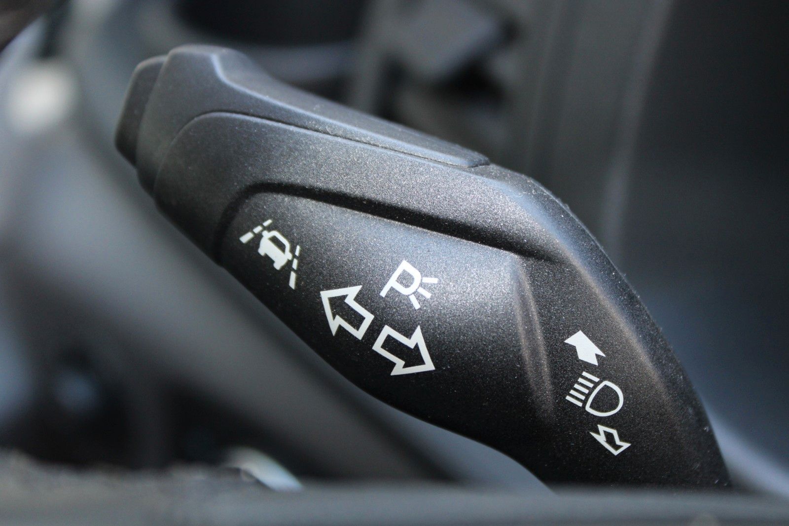 Fahrzeugabbildung Bürstner Ford SIGNEO Automatik + AHK SOFORT LIEFERBAR