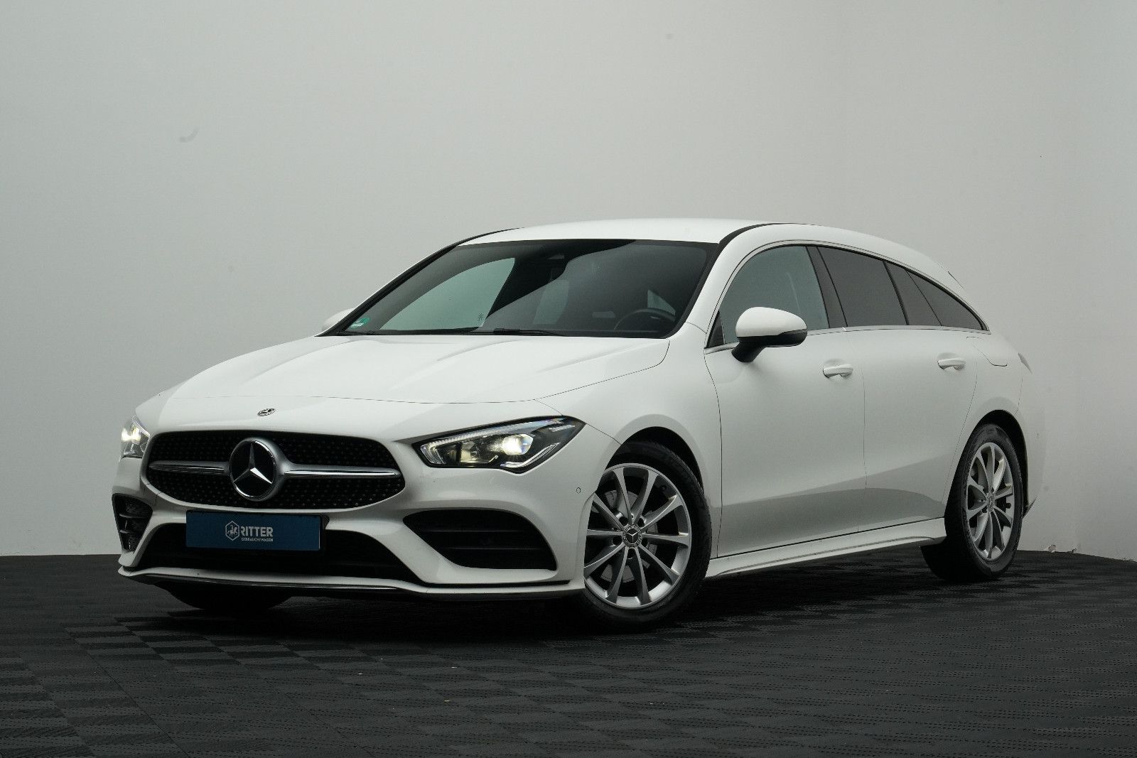 MERCEDES-BENZ CLA Shooting Brake AMG Line MBUX Keyless LED DAB