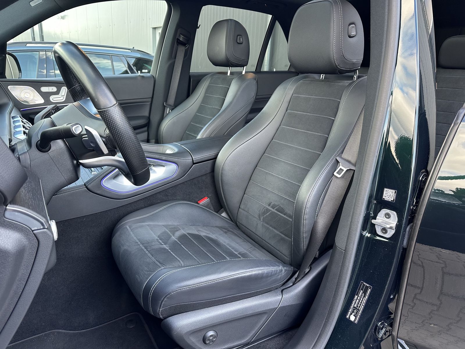Fahrzeugabbildung Mercedes-Benz GLE 350de 4M AMG-Line NAV+LED+AHK+PANO+360°+21ZO