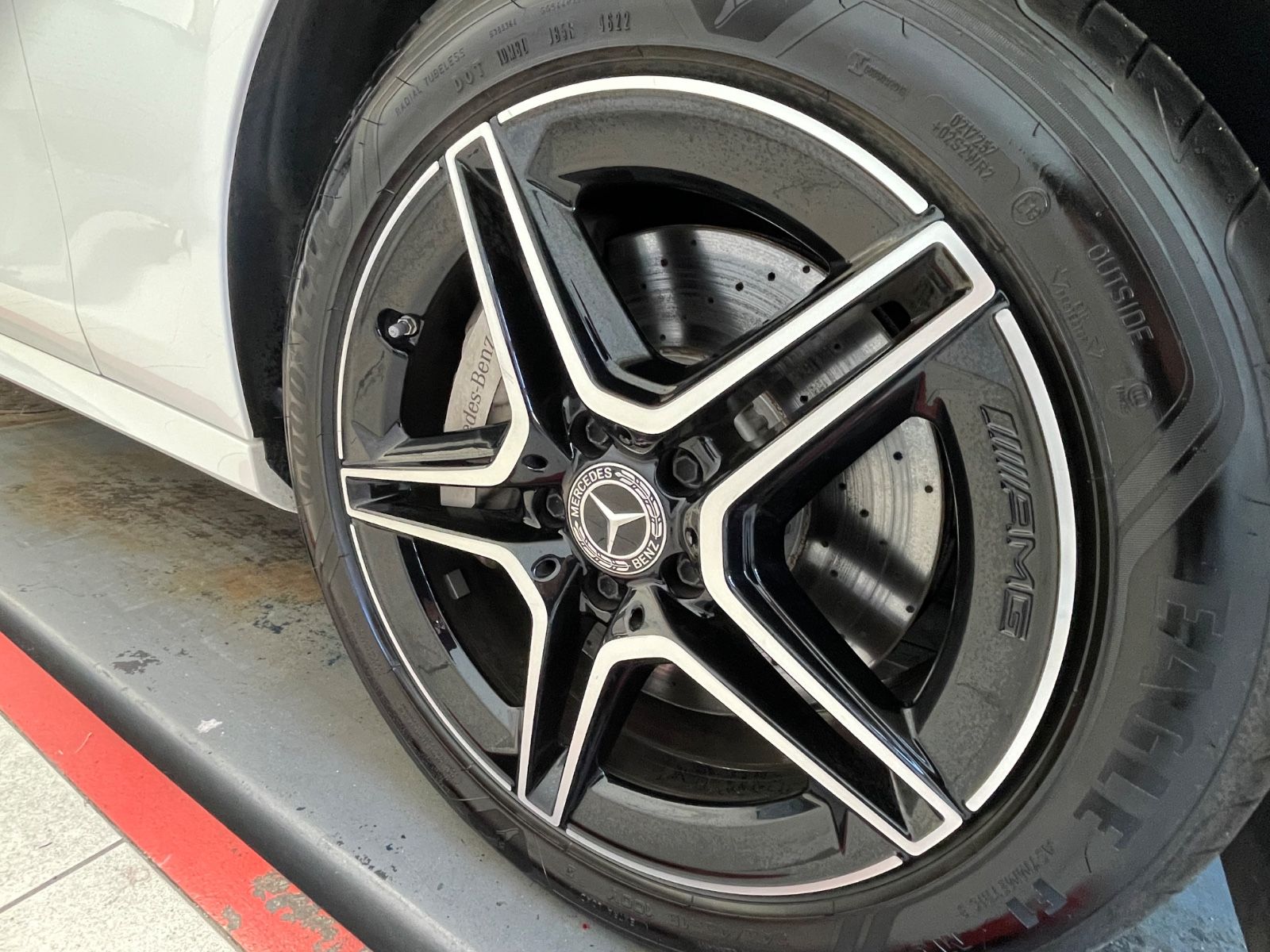 Mercedes-Benz E 300 de T-Modell 4Matic AMG AHK Head Up Night foto 9