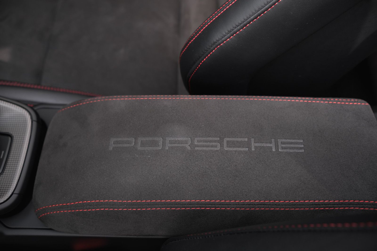 Fahrzeugabbildung Porsche 992/911 GTS Cabrio-SportDesign-18Wege-LED-360Kam