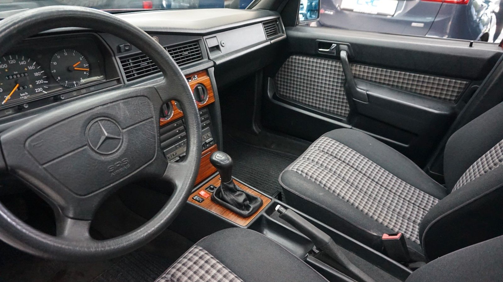 Fahrzeugabbildung Mercedes-Benz 190  Steuerkette in 2025 neu TÜV neu