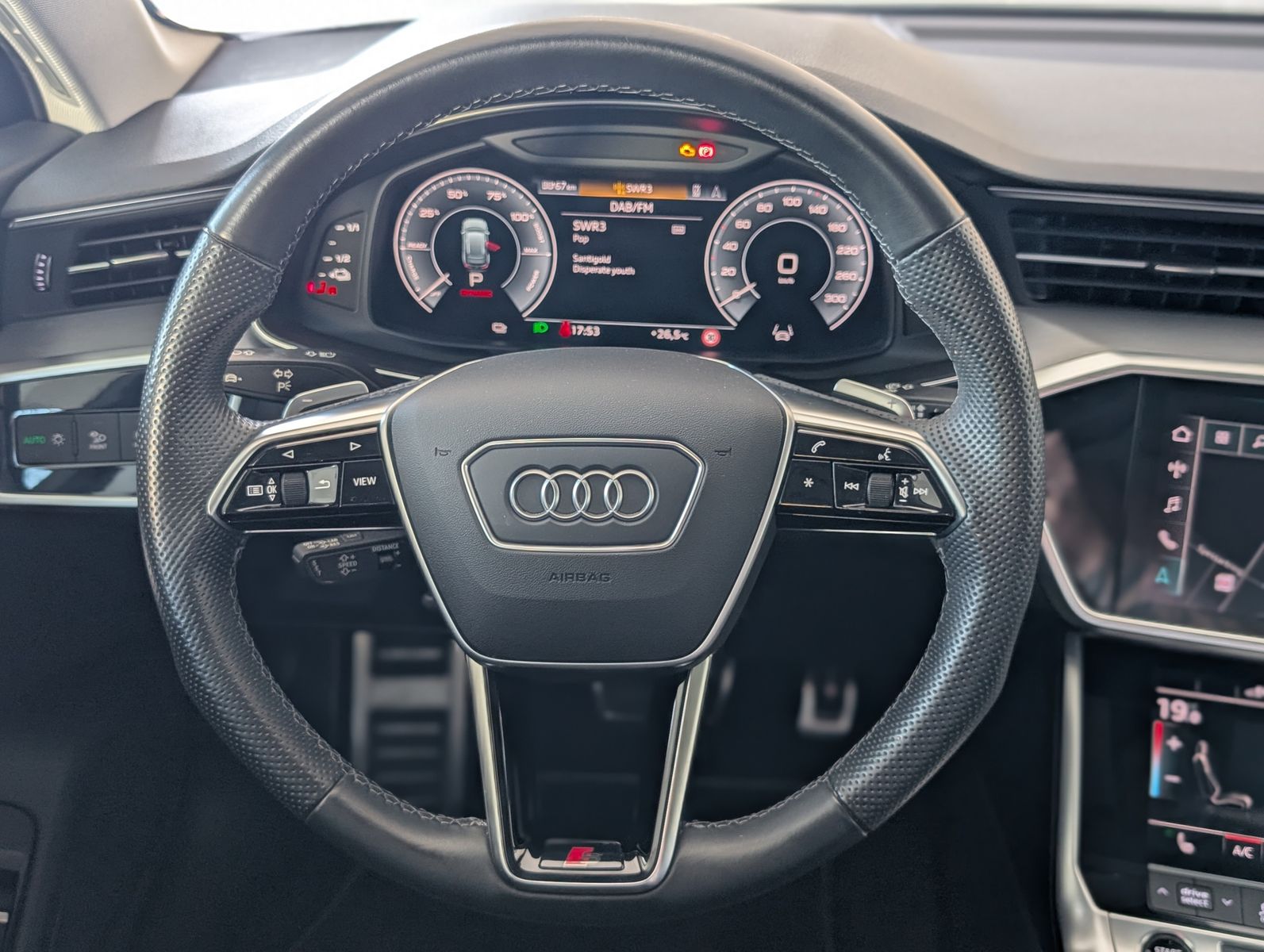 Fahrzeugabbildung Audi A6 55 TFSI e quat 3x S-Line MATRIX PANO 4xKlima