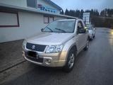 Suzuki Grand Vitara 1.6 Club - Suzuki Grand Vitara Club mit Benzin-Antrieb