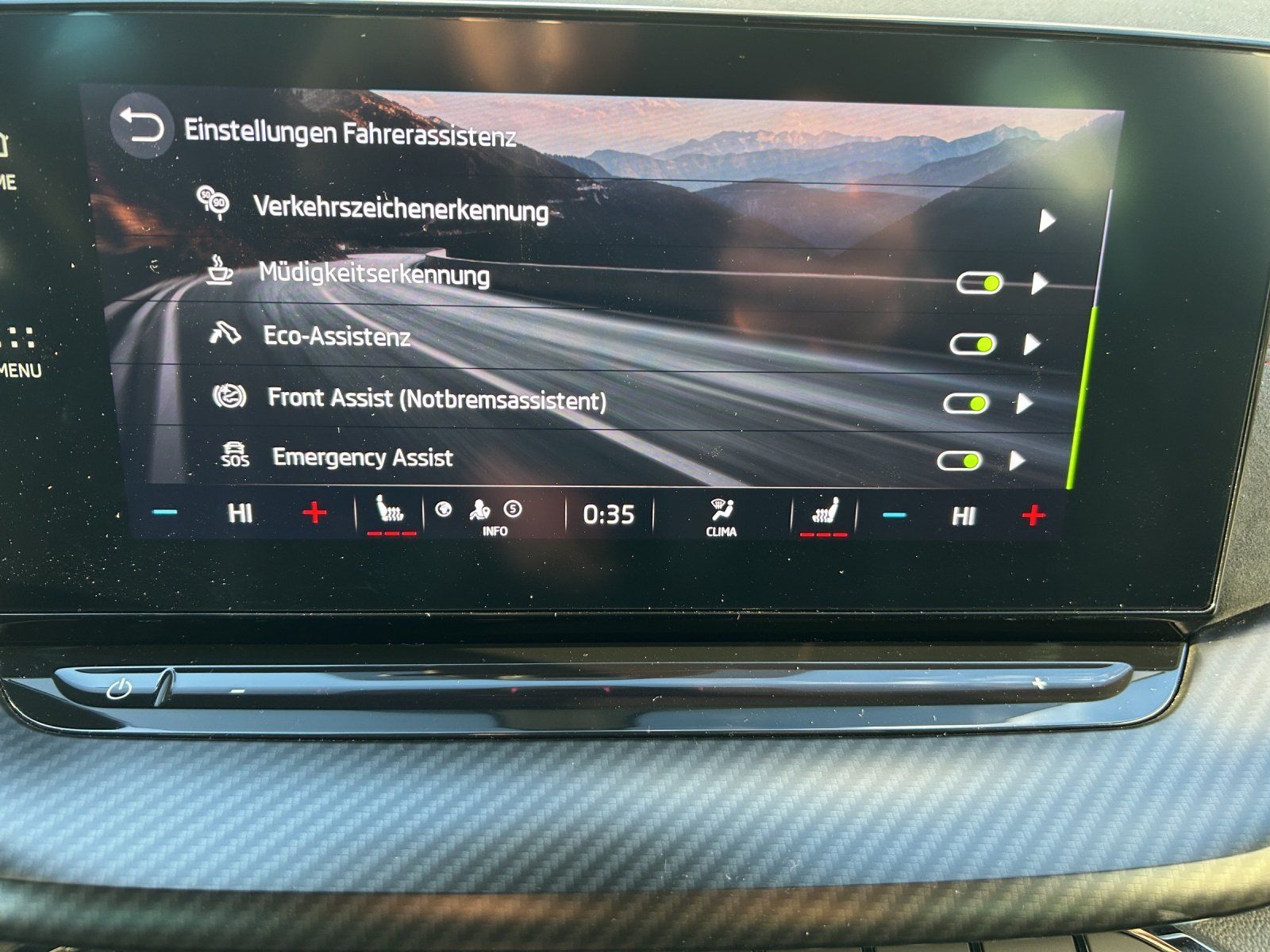 Fahrzeugabbildung SKODA Octavia Combi 2.0 TDI RS+/KAMERA/HUD/ACC/VIRTUAL