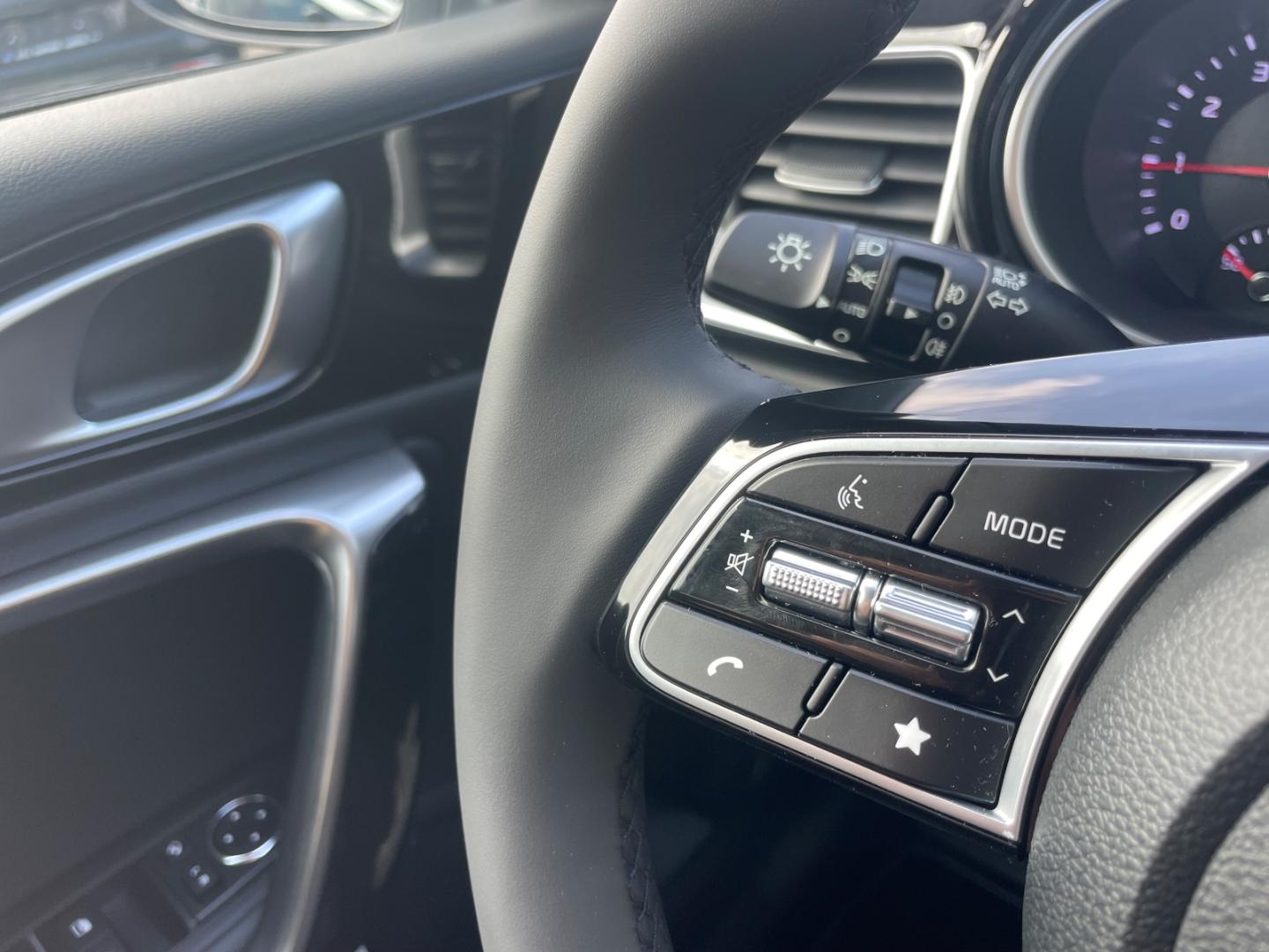 Kia Ceed_sw Ultimate Edition AppleCarPlay P8 P9