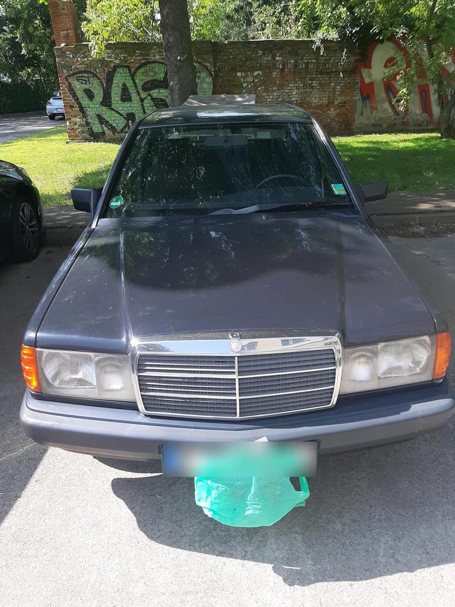 Mercedes-Benz 190