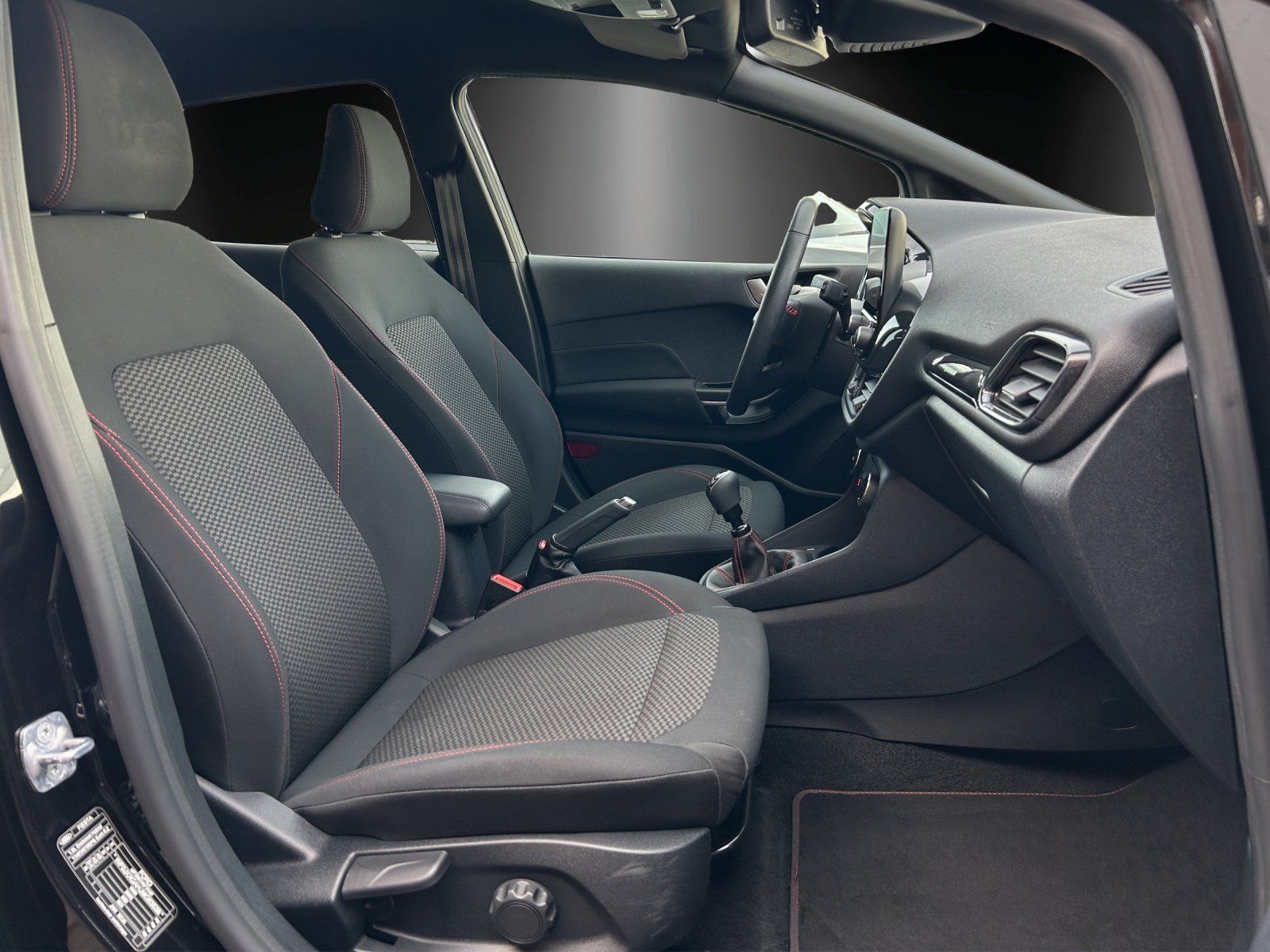 Fahrzeugabbildung Ford Fiesta 1.0 Hybrid ST-Line/LED/NAVI/SHZ/ACC/CAM/