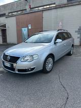 Volkswagen Passat 2.0 TDI DPF 4mot. Var. Highlin - Volkswagen Passat aus 2009: TDI