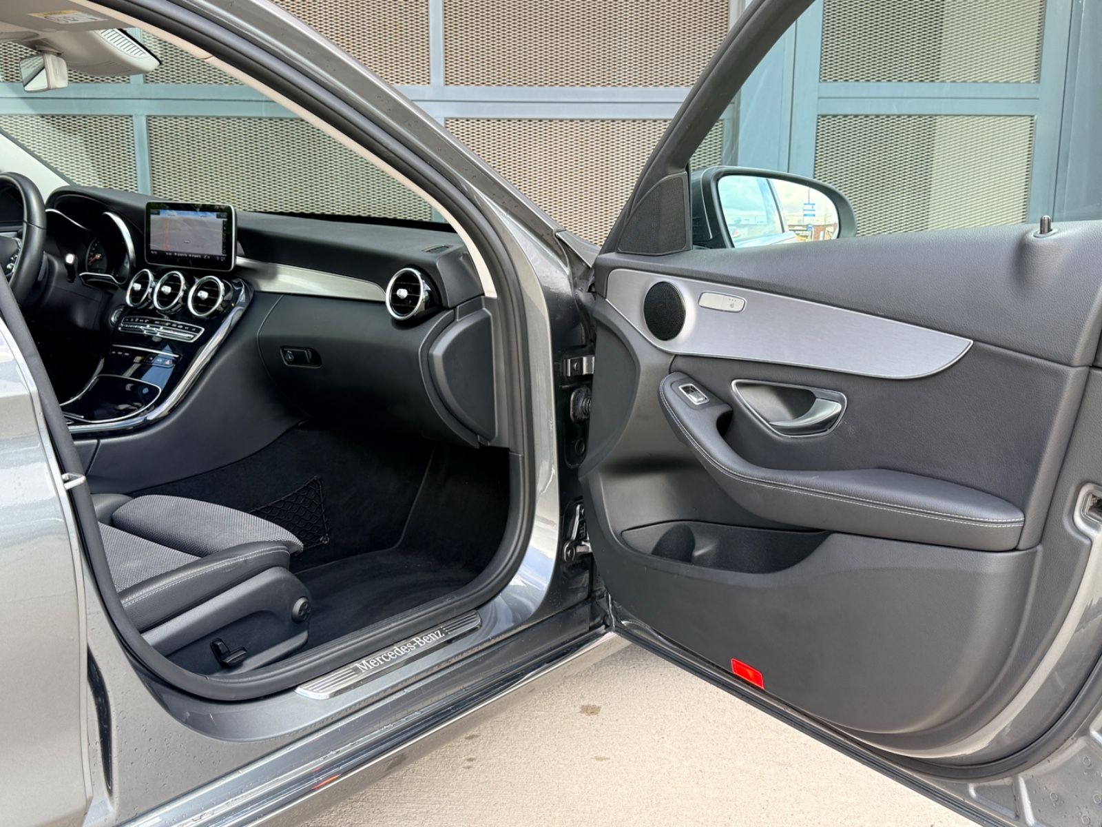 Mercedes-Benz C 180 Limousine 9G Advantage Kamera CarPlay Pano foto 13