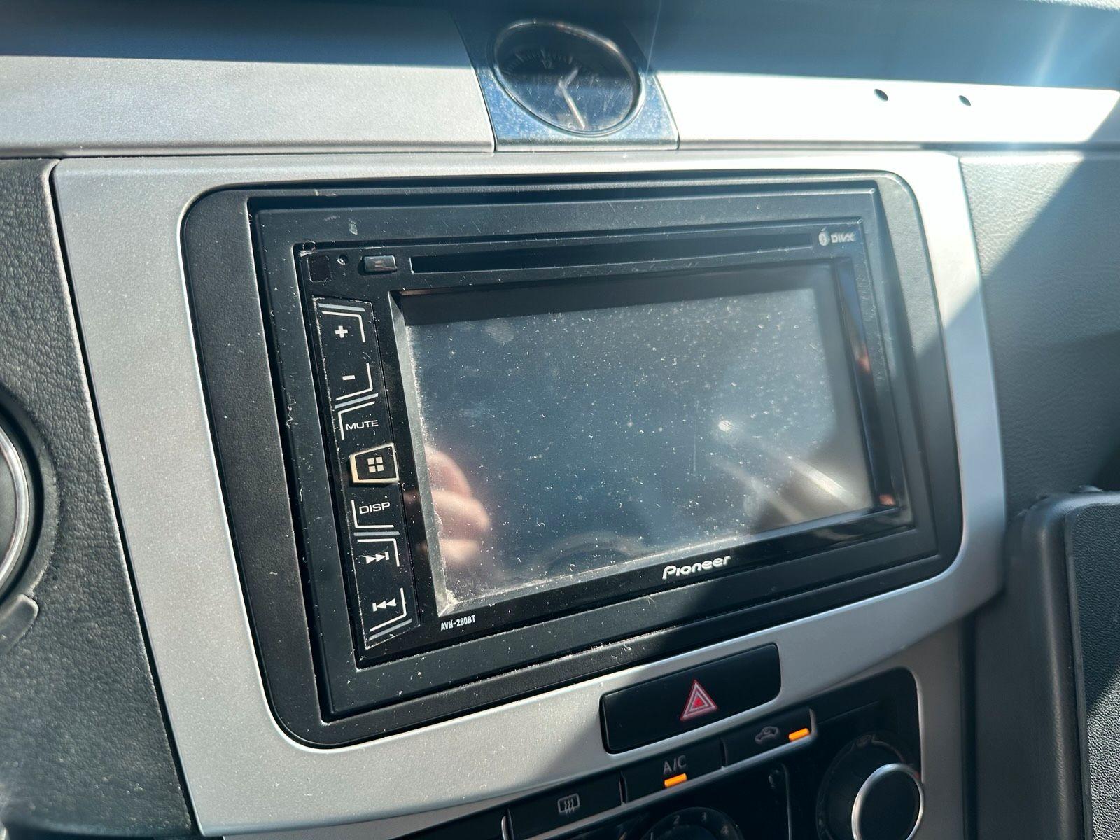 Volkswagen Passat 2012 — photo 10