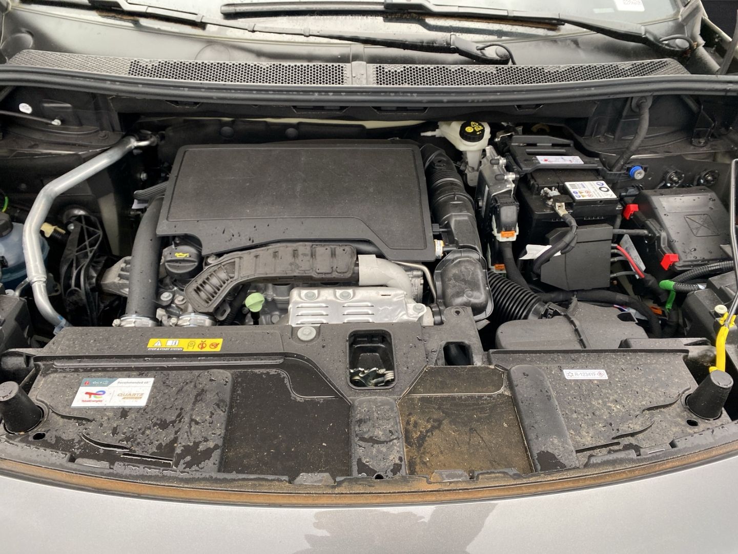 Fahrzeugabbildung Peugeot 5008 Allure Pack 1.2 PureTech 130 EU6d 7-Sitzer