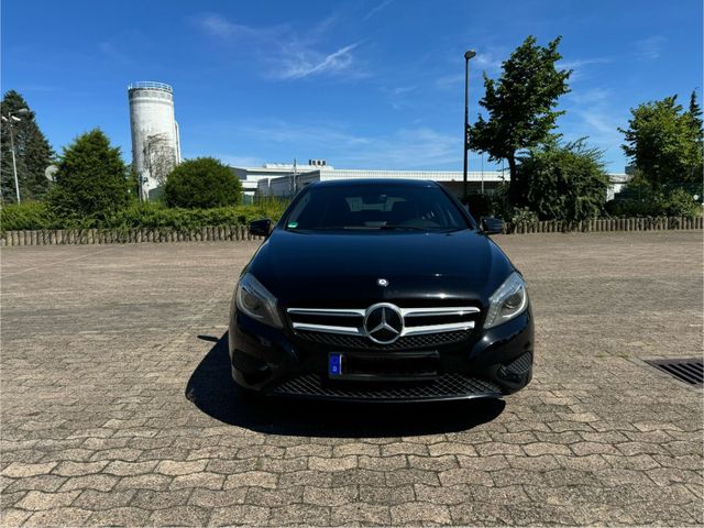 MERCEDES-BENZ A 200 -