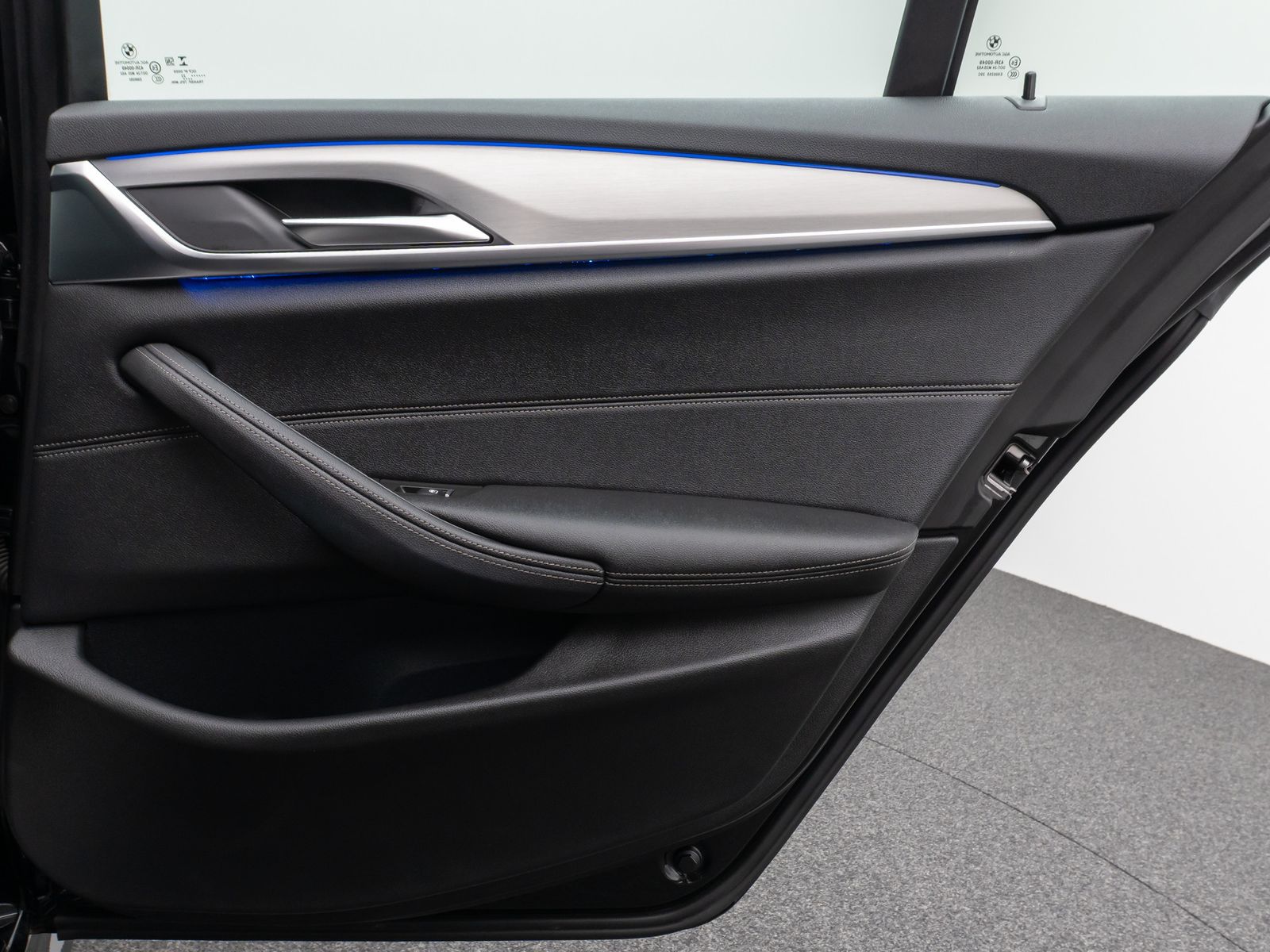 Fahrzeugabbildung BMW 530d  M Sport Kamera Laser HUD DAB HiFi Komfort