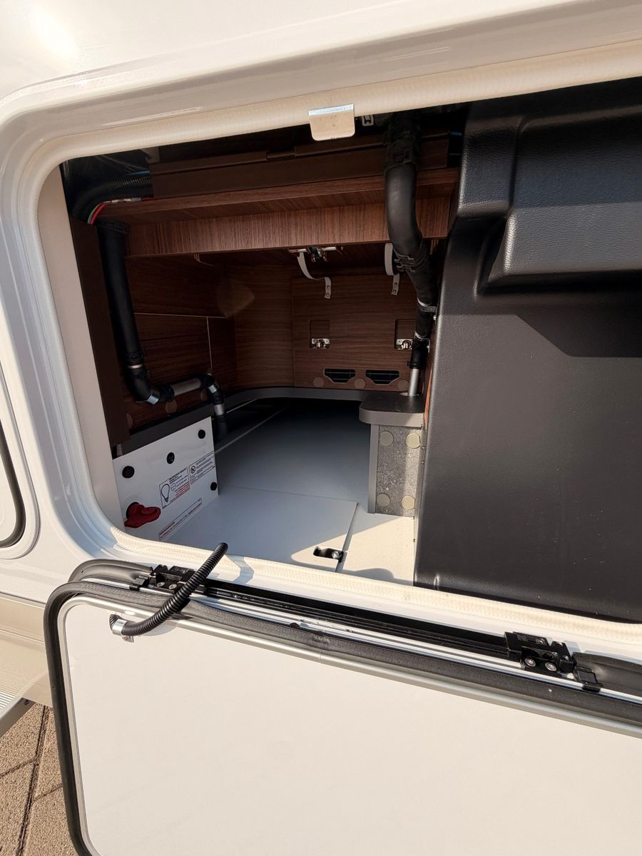 Fahrzeugabbildung Carthago chic c-line 5.0 QB L Queensbett Cortina