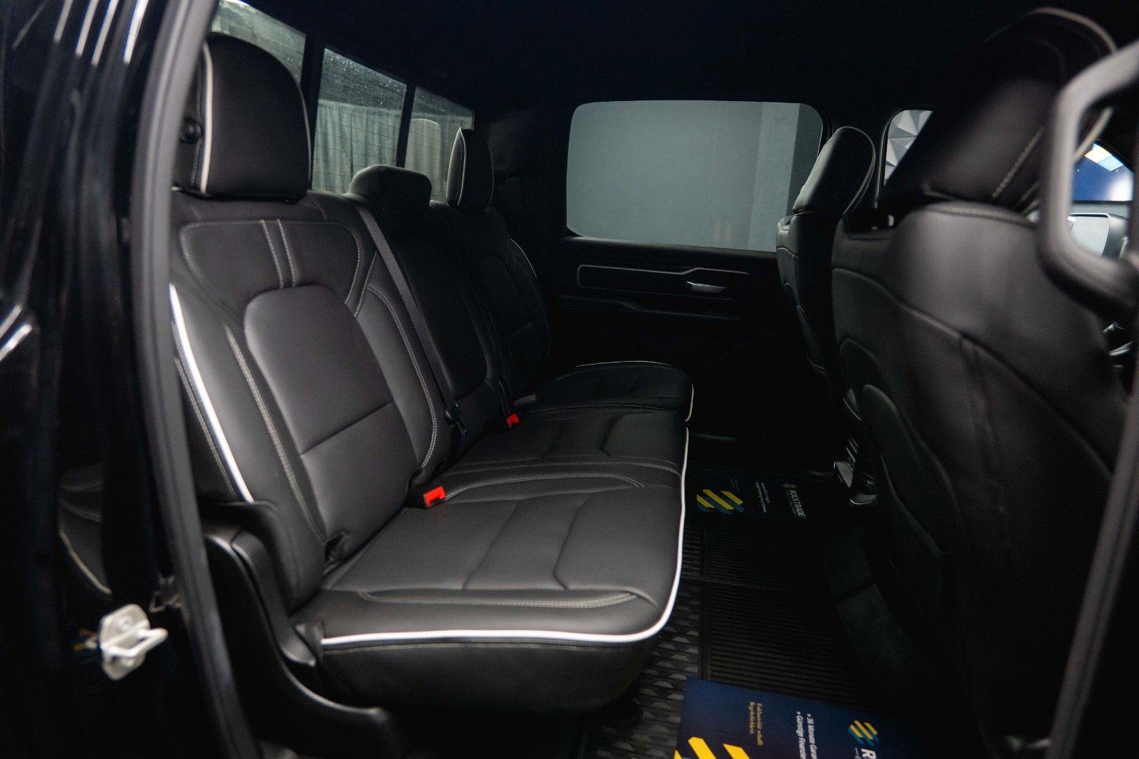 Fahrzeugabbildung Dodge RAM 5.7 V8 HEMI 4x4 LIMITED Style Night-Edition