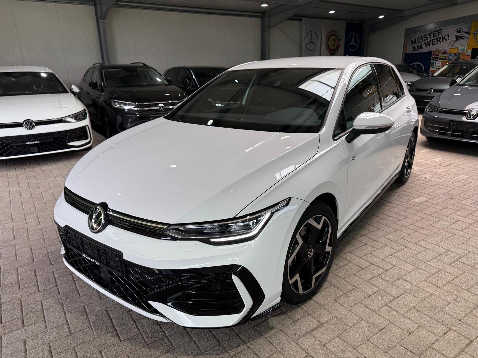 Volkswagen Golf VIII 1.5 TSI R-Line ACC LED LHZ SHZ RFK
