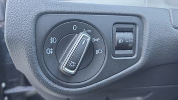 Volkswagen Golf - 10