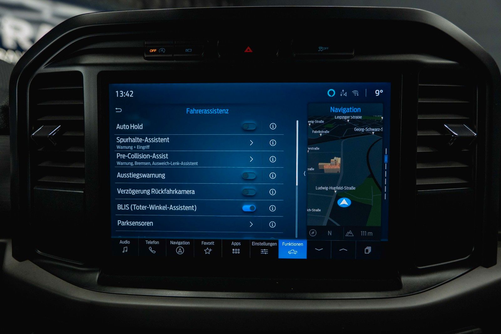 Fahrzeugabbildung Ford F150 5.0L V8 4x4 Offroad SuperCrew RAPTOR 19%