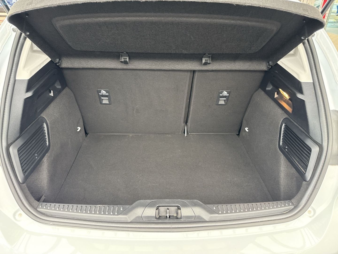 Fahrzeugabbildung Ford Focus Titanium 1.5 EcoBlue EU6d B&O Winterpaket