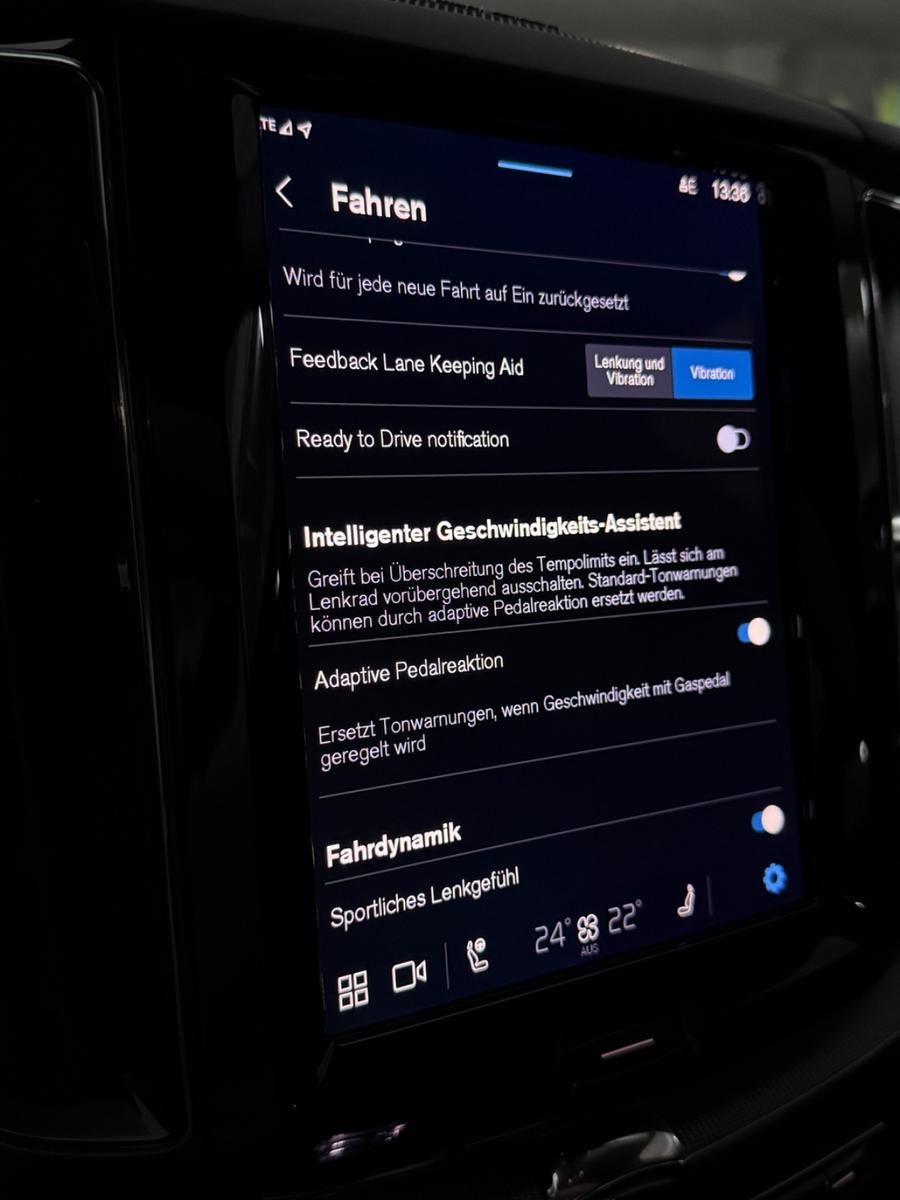Volvo XC60 B5 Plus Dark AWD H&K Sound Assist AppCar360, миниатюра 25