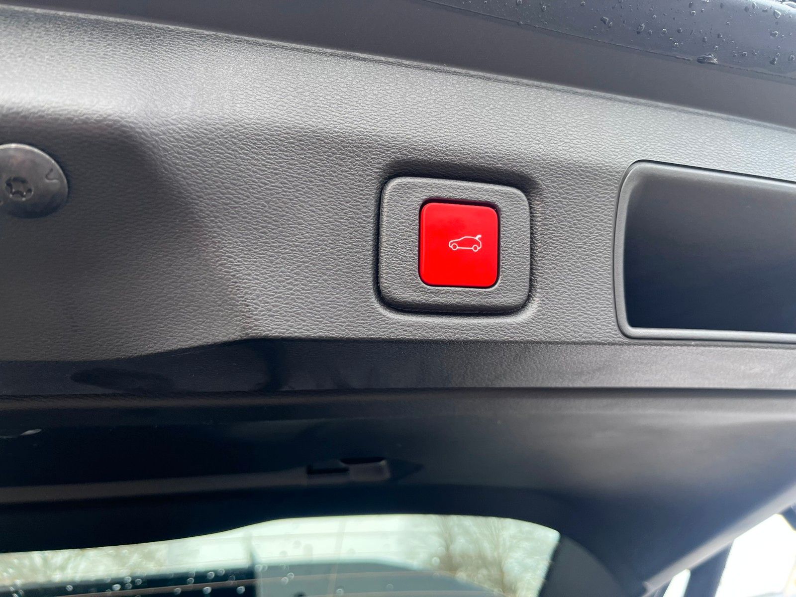 Fahrzeugabbildung Jeep Compass E-Hybrid 1.2 eDCT 100 kW First Edition