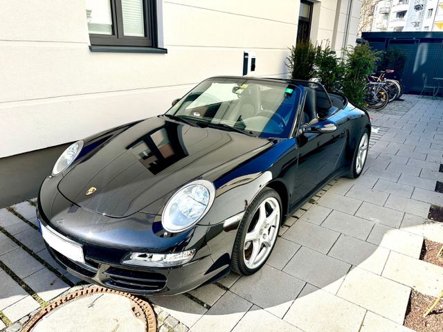 Porsche 911 Carrera 4 Cabrio