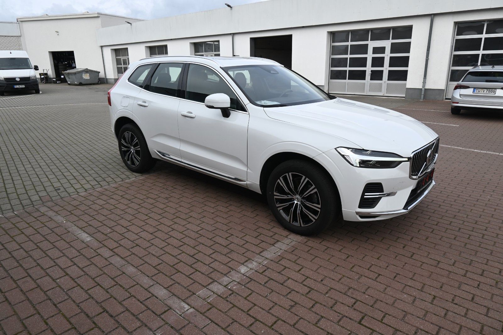 Fahrzeugabbildung Volvo XC60 T6 Inscription PHEV AWD*AHK*RFK*H&K*STHZG*
