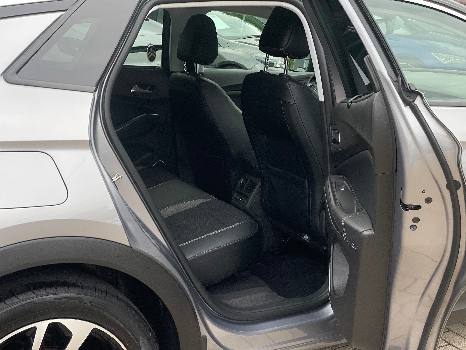 OPEL Grandland X, 2017, Benzin, 131 PS